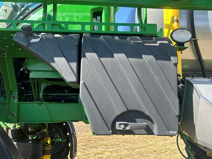 2021-john-deere-r4038-image-35