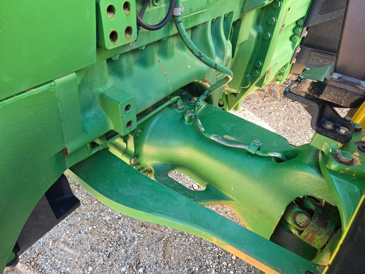 2010-john-deere-8295r-image-11