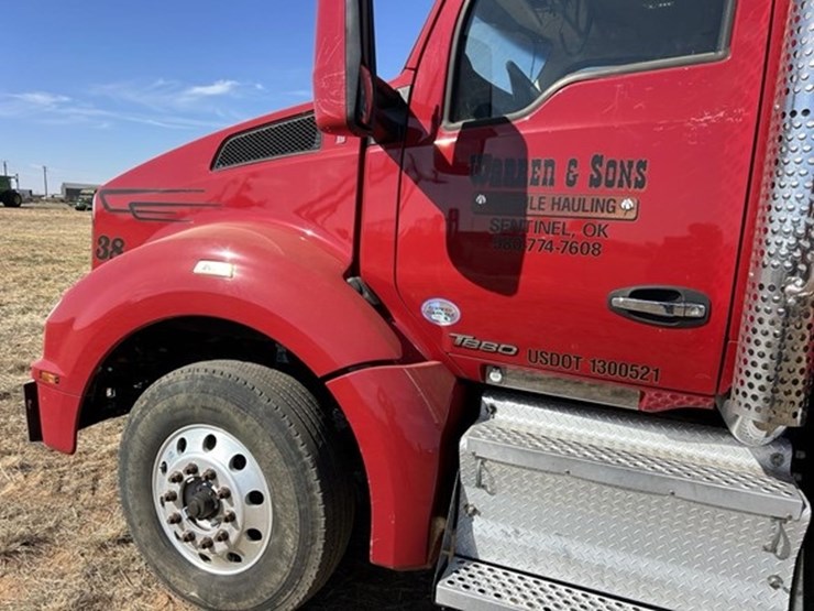 2017-kenworth-t880-image-34