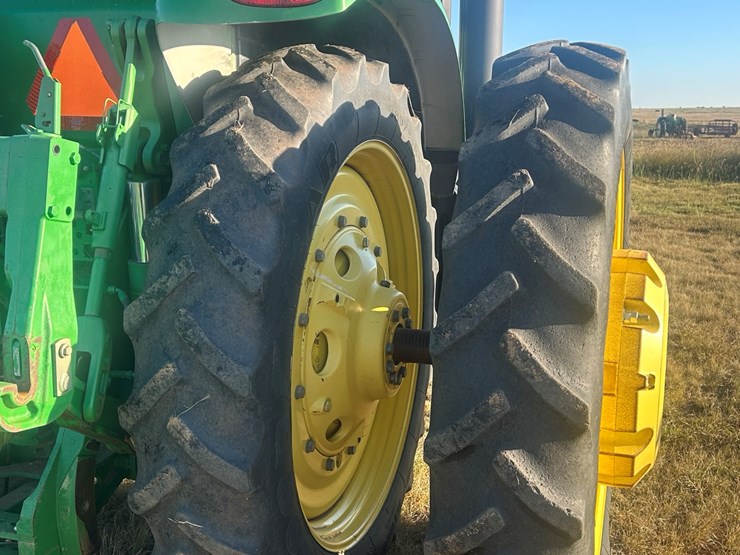 2010-john-deere-8225r-image-5