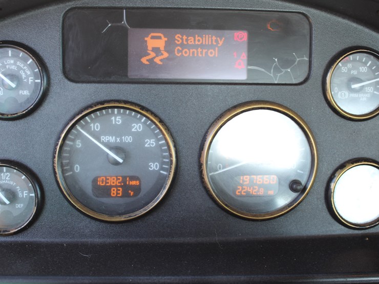 2018-peterbilt-337-image-8