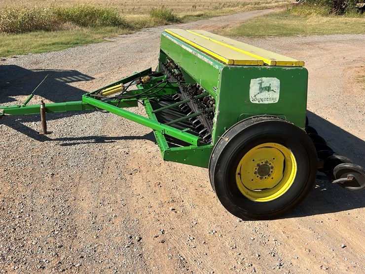 john-deere-8300-image-2
