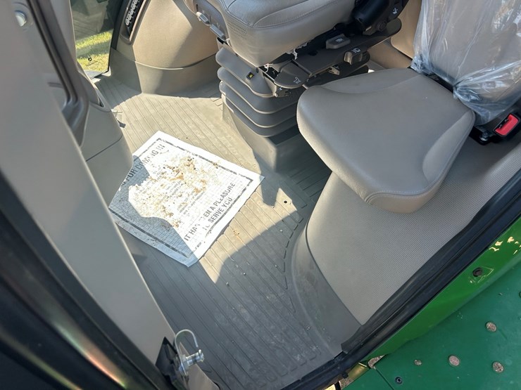2021-john-deere-r4038-image-46
