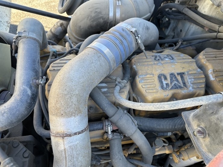 2000-freightliner-fl112-image-21