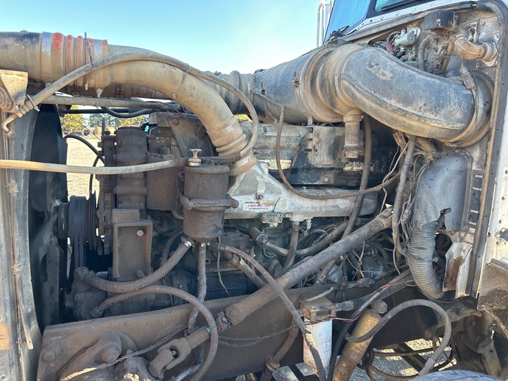 1994-peterbilt-337-image-10