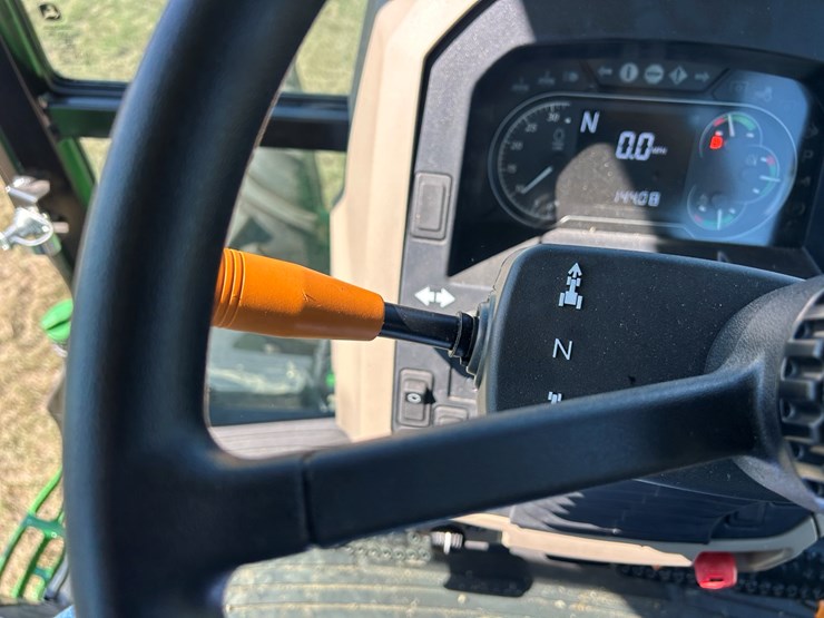 2024-john-deere-6135e-image-45