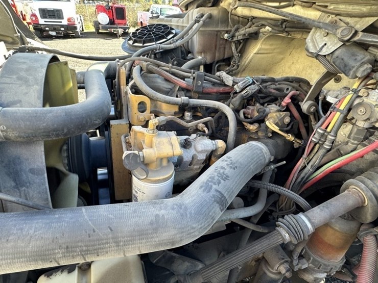 2004-freightliner-m2-106-s/a-truck-tractor-image-18