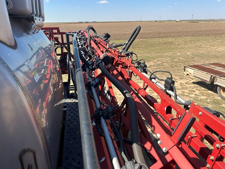 2020-case-ih-patriot-4440-image-41