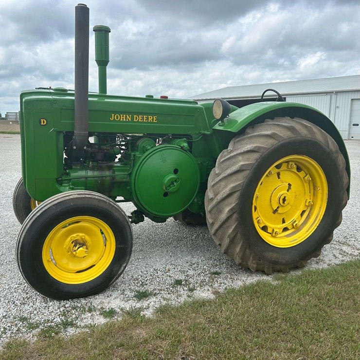 JOHN DEERE D