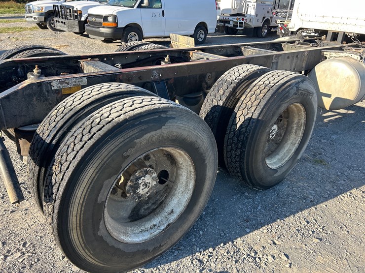 1994-peterbilt-337-image-7