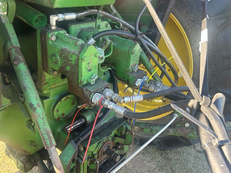 john-deere-4240-image-5
