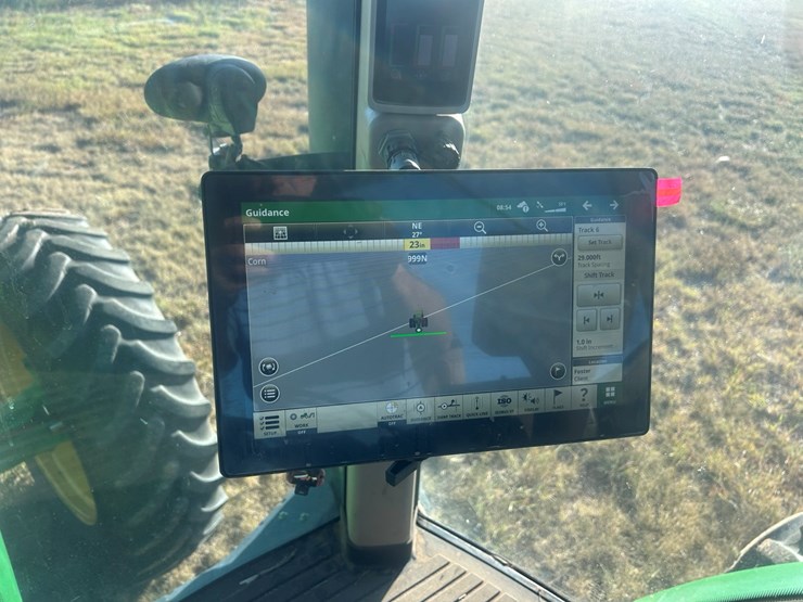 2010-john-deere-8225r-image-25