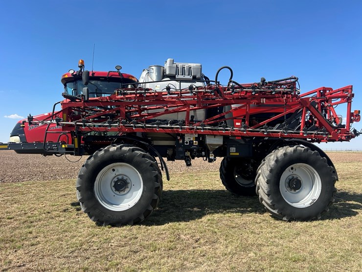 2020-case-ih-patriot-4440-image-24