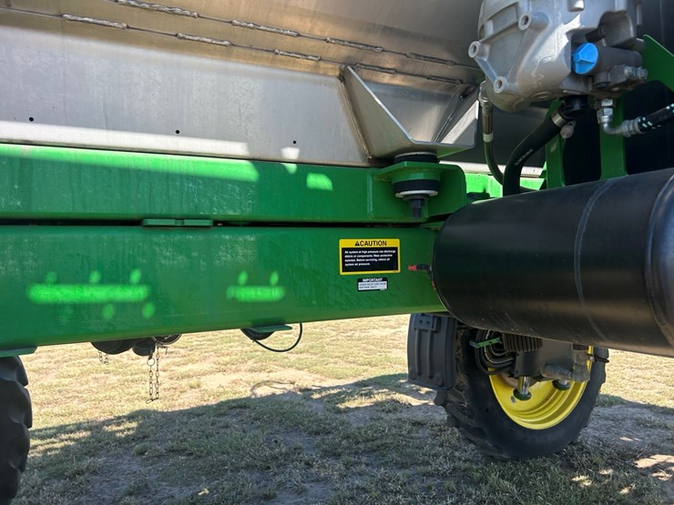 2021-john-deere-r4038-image-12