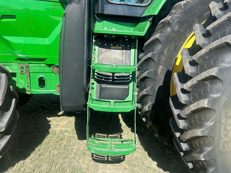 2012-john-deere-7215r-image-34