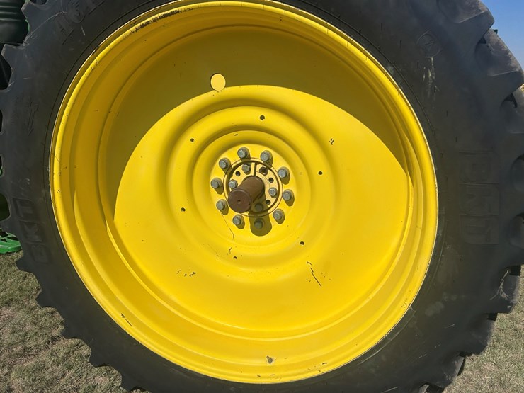 2012-john-deere-7215r-image-32