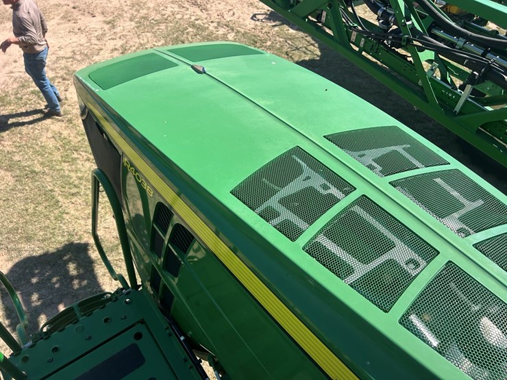 2021-john-deere-r4038-image-42