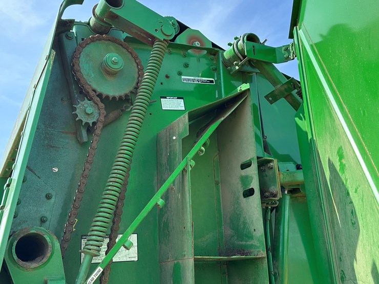 john-deere-468-image-22