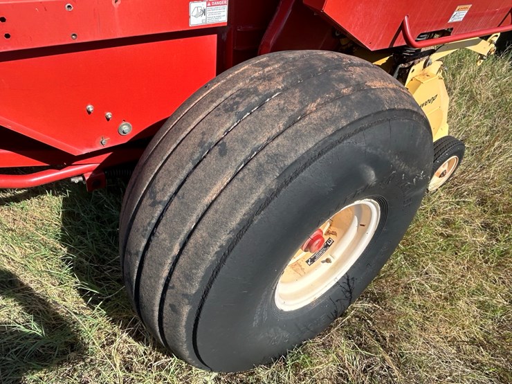 2009-new-holland-br7090-image-10