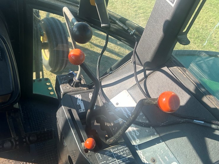 john-deere-4240-image-27