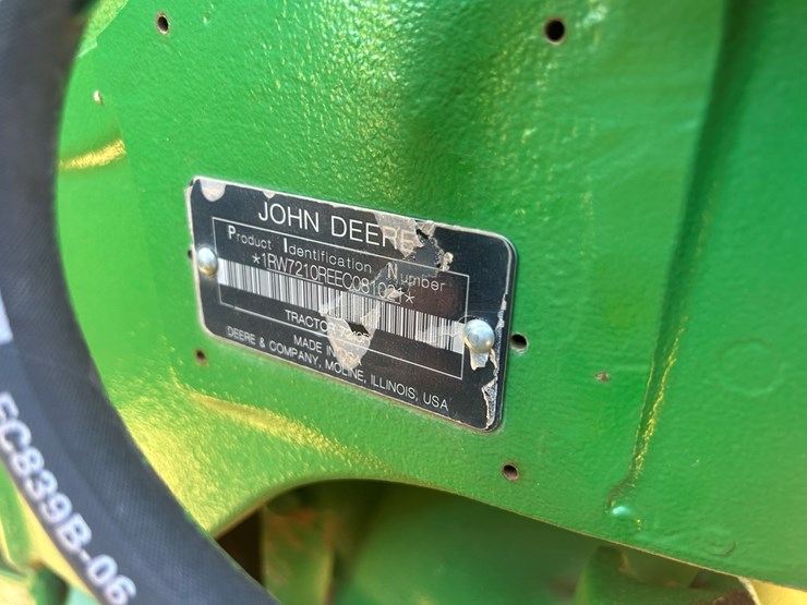 2014-john-deere-7210r-image-45