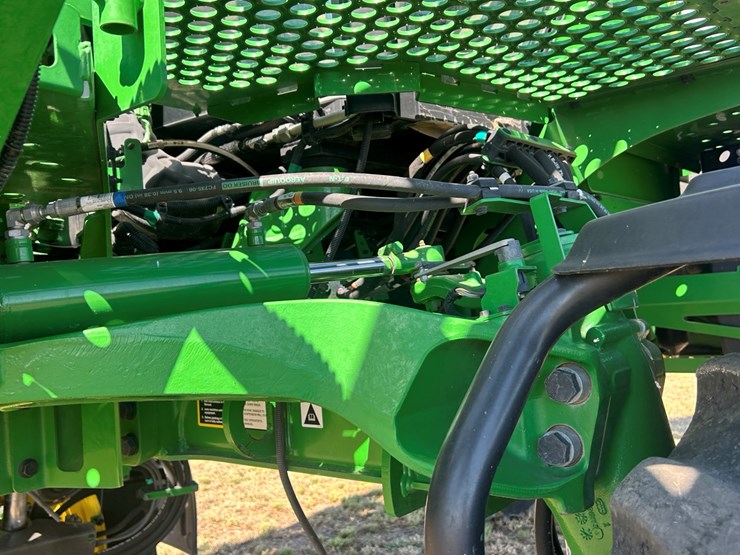 2021-john-deere-r4038-image-37