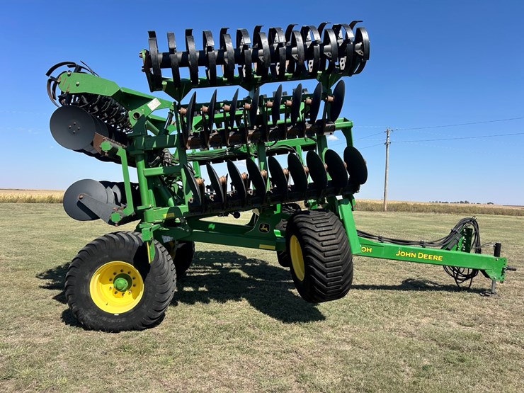 2020-john-deere-2020-image-2