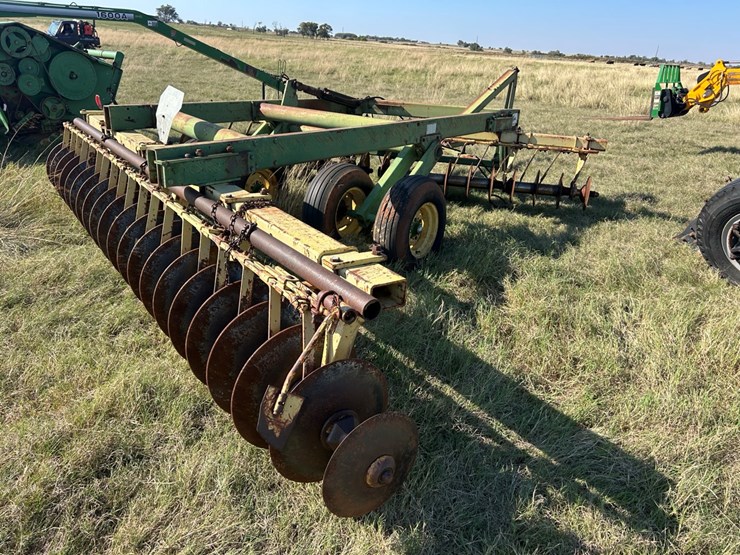 john-deere-340-image-8