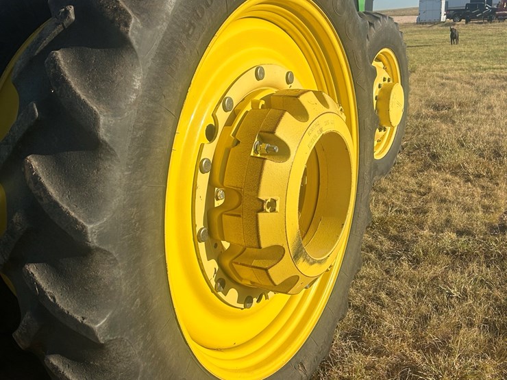 2010-john-deere-8225r-image-4