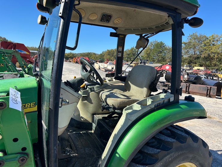 john-deere-3520-image-9