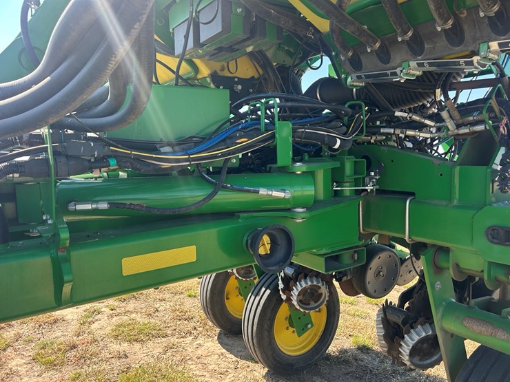 2021-john-deere-1775nt-image-21