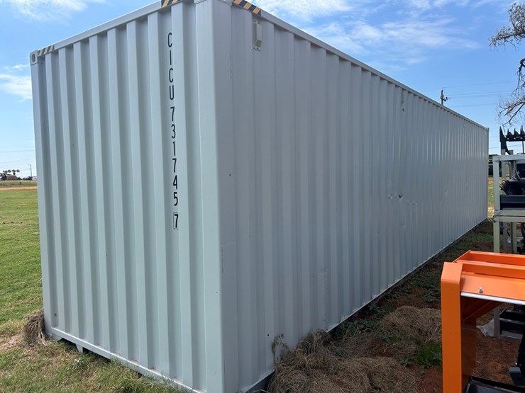 #40-•-2025-shipping-container-image-4