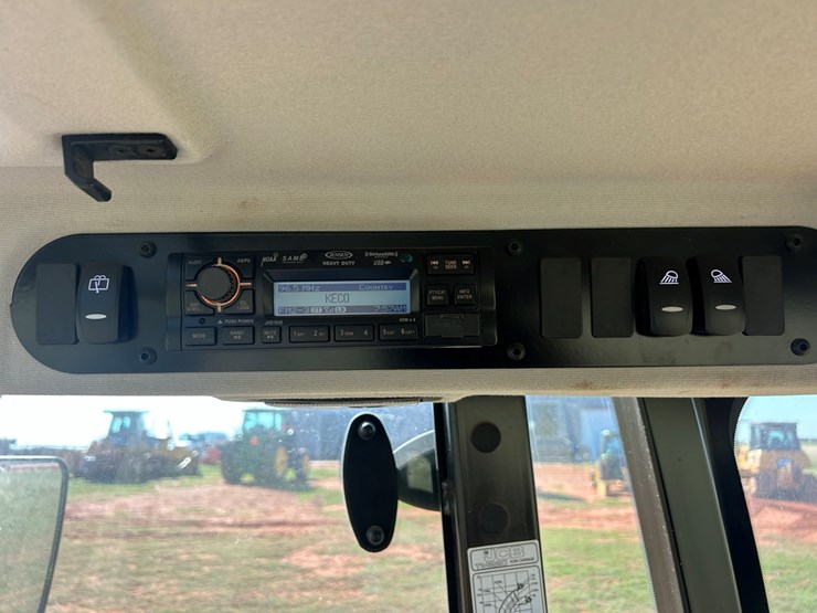 jcb-tm220-image-22