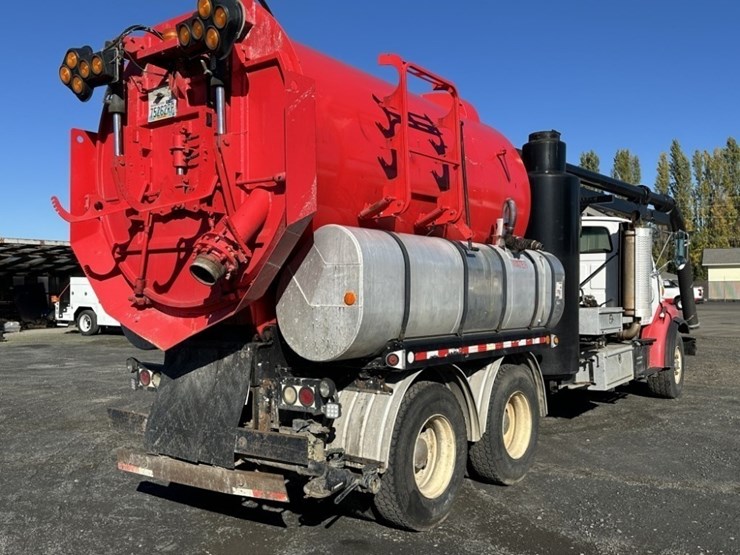 2004-sterling-9500-vactor-vacuum-truck-image-5