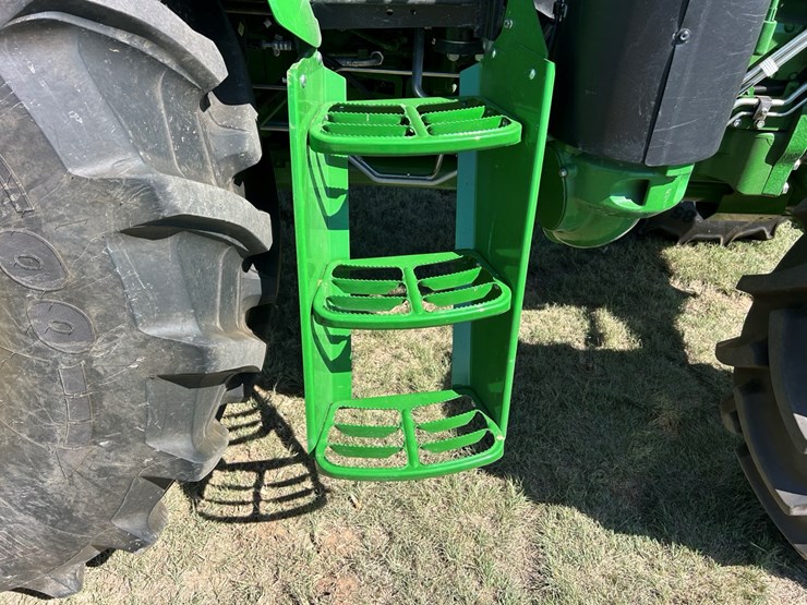 2024-john-deere-6135e-image-14