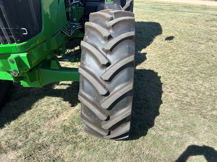 2024-john-deere-6135e-image-22