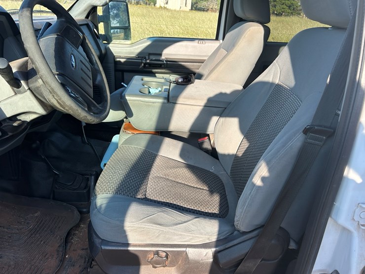 2011-ford-f250-image-24