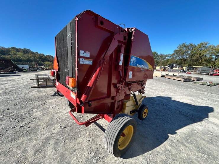 new-holland-br7050-image-6