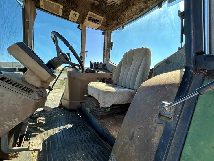 john-deere-6400-image-12