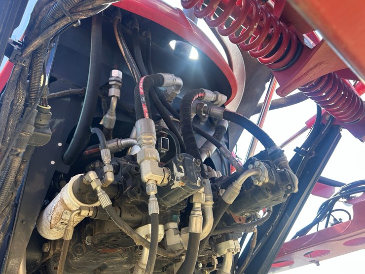 2020-case-ih-patriot-4440-image-9