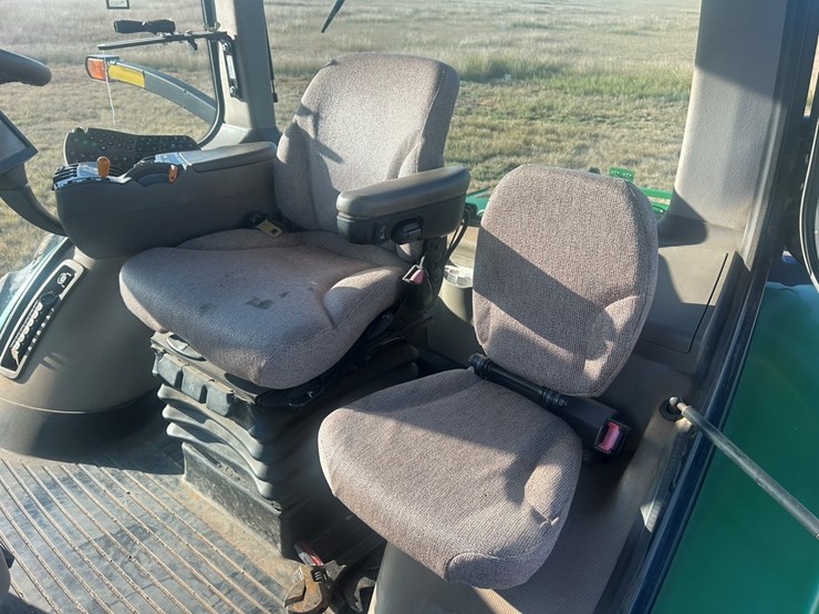 2010-john-deere-8225r-image-22