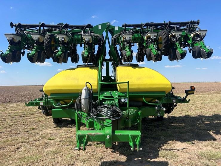 2020-john-deere-dr24-image-12