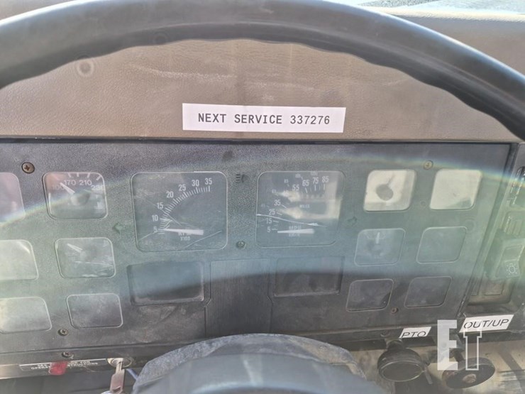 1990-international-flatbed-8462-image-18