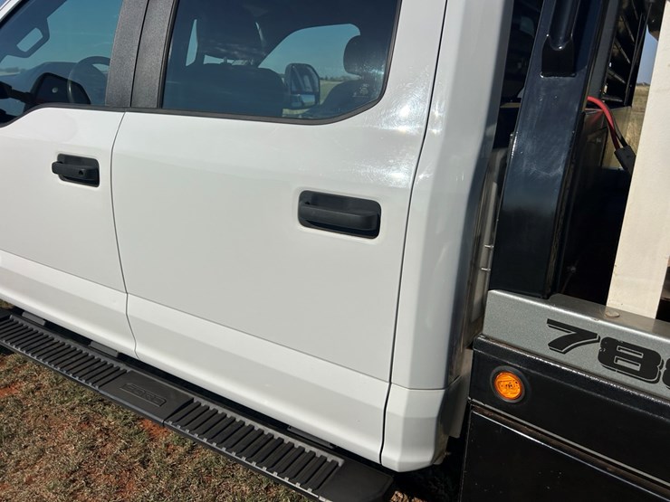 2017-ford-f550-image-9