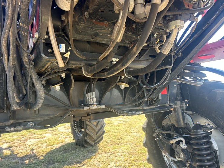 2020-case-ih-patriot-4440-image-8