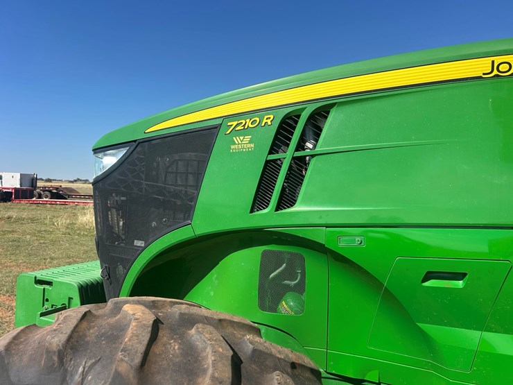 2014-john-deere-7210r-image-43