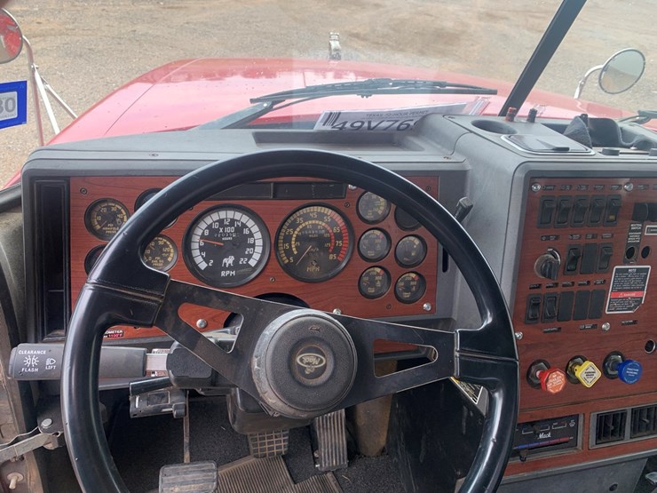 1999-mack-ch613-image-28