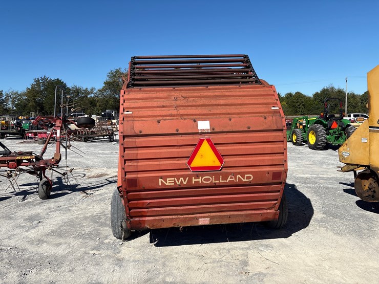 new-holland-660-image-3
