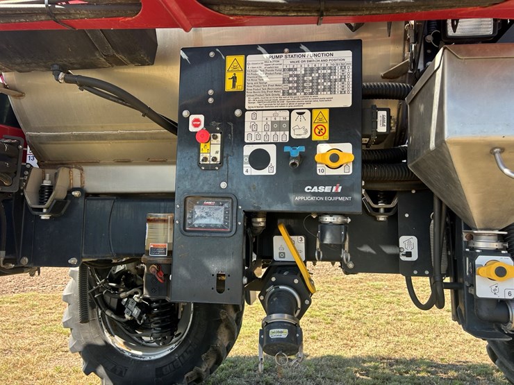 2020-case-ih-patriot-4440-image-31