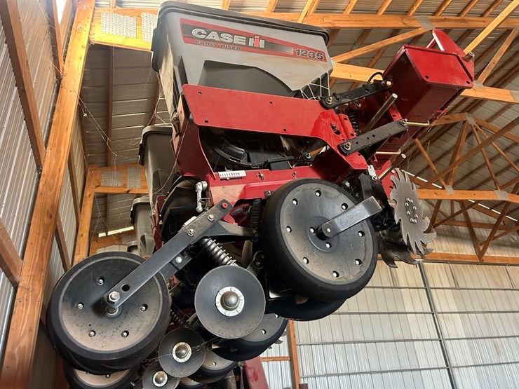 2023-case-ih-1235-image-8